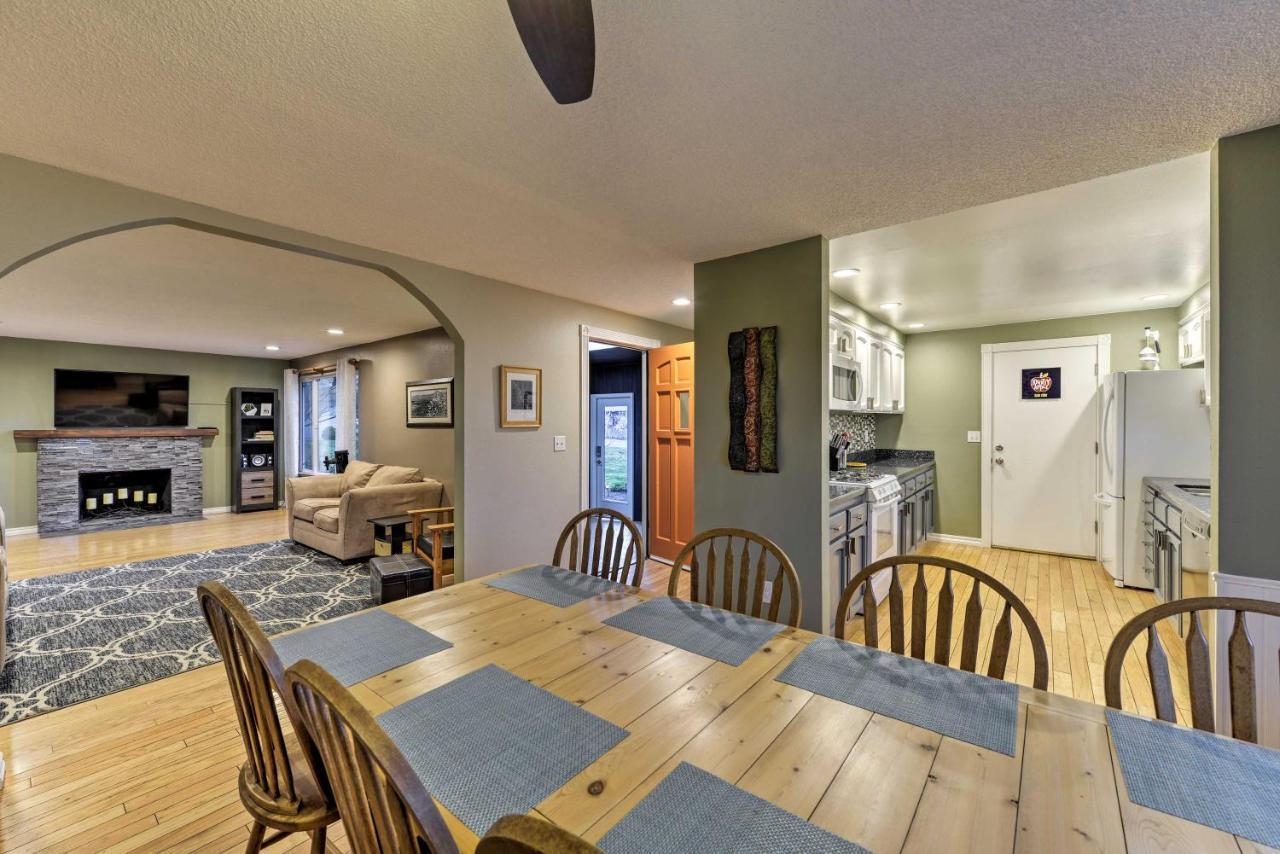 Central Medford Family Retreat With Large Yard! Zewnętrze zdjęcie