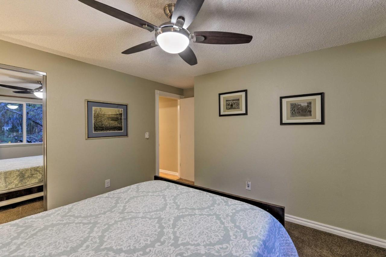 Central Medford Family Retreat With Large Yard! Zewnętrze zdjęcie