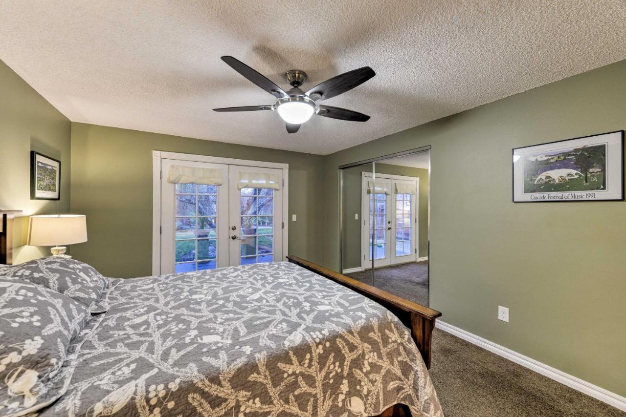 Central Medford Family Retreat With Large Yard! Zewnętrze zdjęcie
